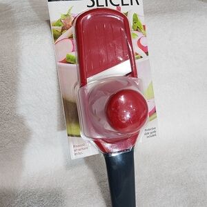 Red and Black Vegetable Slicer